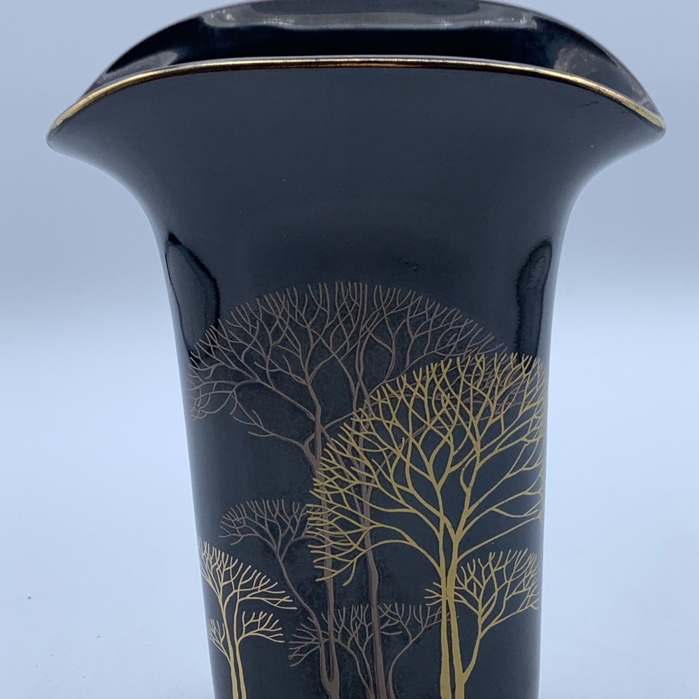 Artistic Black and Gold Tree Vase, part of the Eaton Collection